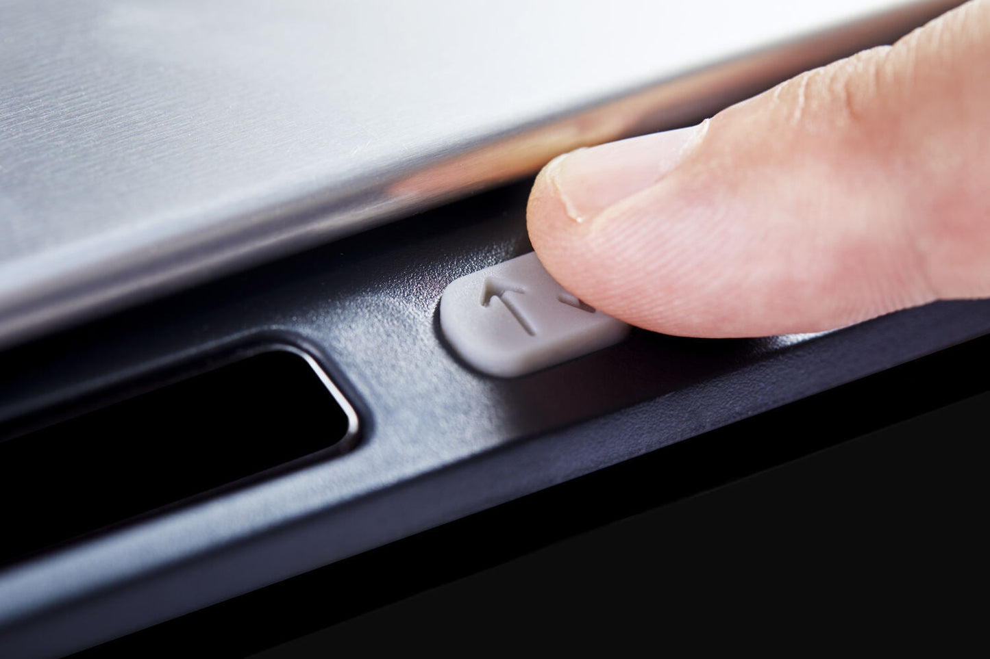 Tower 65L Ozone Sensor Bin - Black