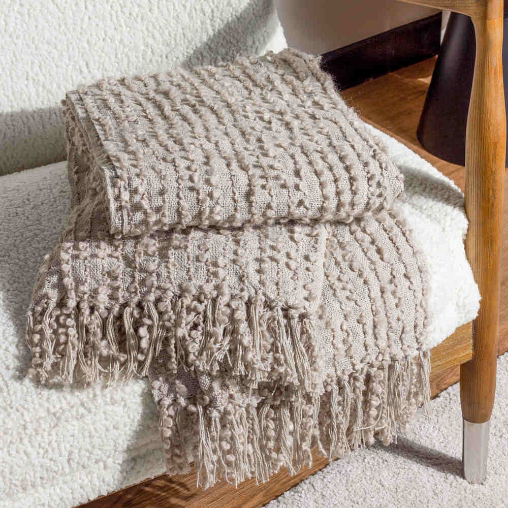 Arvo Boucle Yarn Throw - Feather