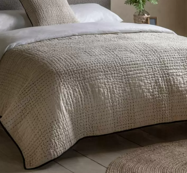 Matrix Bedspread Beige