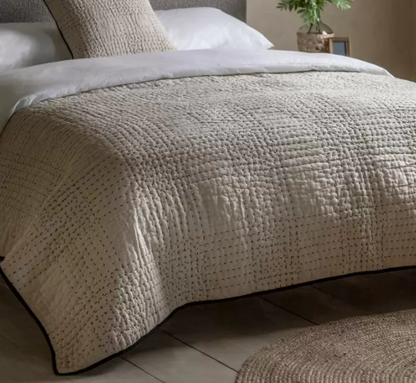 Matrix Bedspread Beige